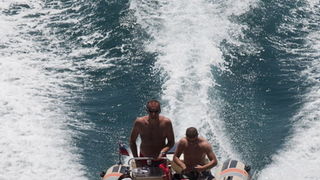 Zadar, 040711.
Pomorski promet ispod mosta u Zdrelcu vrlo je intenzivan za vrijeme ljetnih mjeseci. Prolaz imedju otoka Ugljana i Pasmana najblizi je put zadarskog podrucja prema Kornatima i otocima zadarskog arhipelaga.
Na slici: brodovi slikani s mosta Zadar, 040711.
Pomorski promet ispod mosta u Zdrelcu vrlo je intenzivan za vrijeme ljetnih mjeseci. Prolaz imedju otoka Ugljana i Pasmana najblizi je put zadarskog podrucja prema Kornatima i otocima zadarskog arhipelaga.
Na slici: brodovi slikani s mosta