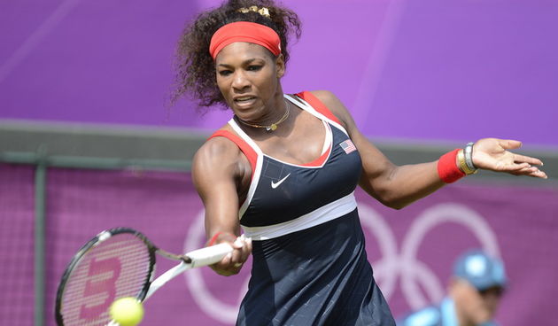 London, 300712.
Wimbledon Centar.
Tenis turnir u Wimbledonu na travi tokom Olimpijskih Igra u Londonu.
Na fotografiji: Serena Williams americka tenisacica pobjedila poljakinju Urszulu Radwansku.
Foto: Drago Sopta / CROPIX