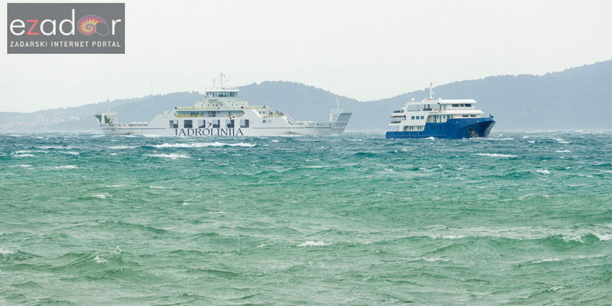 Đir po gradu 26. travnja 2017. Trajekt i brod u jugu. Đir po gradu 26. travnja 2017. Trajekt i brod u jugu.