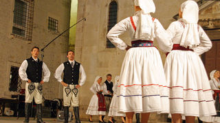 Image 1176175 (auto)