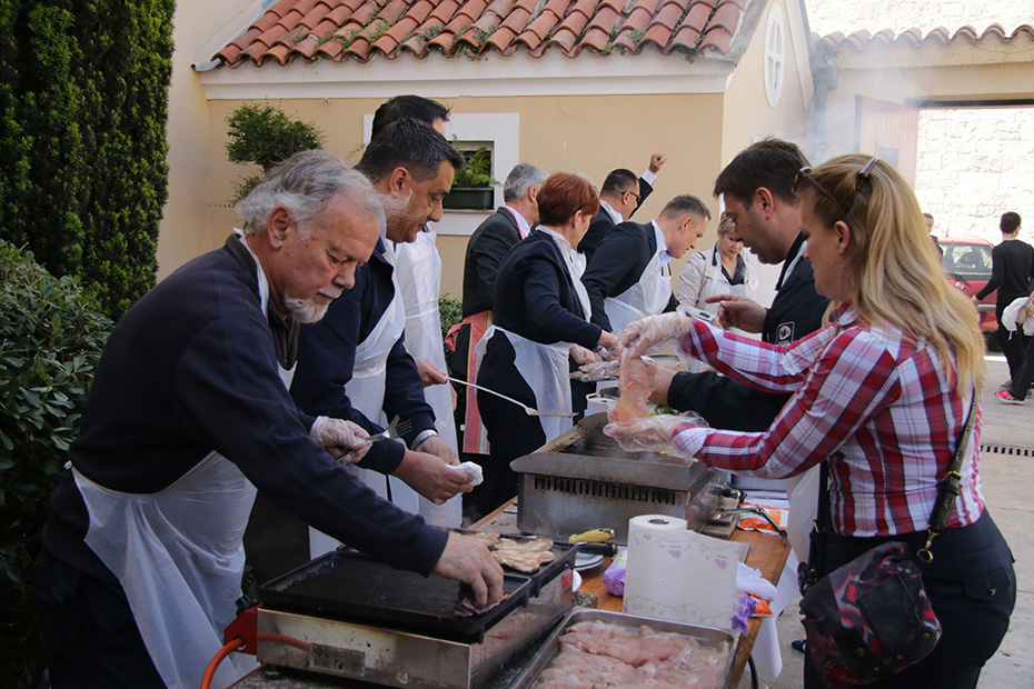 “Hrvatska volontira”: Roštiljada u Domu sv. Frane