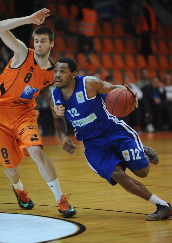 A-1 kosarkaska liga za prvaka. 11.kolo. GKK SIbenik-Zadar 71-63. Photo: Hrvoje Jelavic/PIXSELL A-1 kosarkaska liga za prvaka. 11.kolo. GKK SIbenik-Zadar 71-63. Photo: Hrvoje Jelavic/PIXSELL