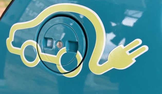 Stipe Zrilić i Tihomir Tomčić otvorili punionicu za vozila na električni pogon, foto: Dino Stanin/PIXSELL