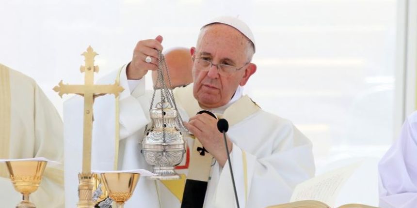 Sveti Otac Franjo u svom prvom posjetu Sarajevu i drugom nekoj europskoj zemlji. Euharistijskom slavlju s papa Franjom prisustvovalo je oko 60.000 hodocasnika iz BiH i susjednih zemalja.