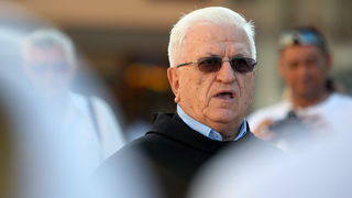 Zadar, 210812.
Hrvatski branitelji krenuli su jutros u hodnju koja ce trajati pet dana. Sudjeluju: Udruga veterana hrvatskih gardijskih postrojbi, Udruga veterana SJP MUP-a RH, UMDDRH Zadar, 210812.
Hrvatski branitelji krenuli su jutros u hodnju koja ce trajati pet dana. Sudjeluju: Udruga veterana hrvatskih gardijskih postrojbi, Udruga veterana SJP MUP-a RH, UMDDRH