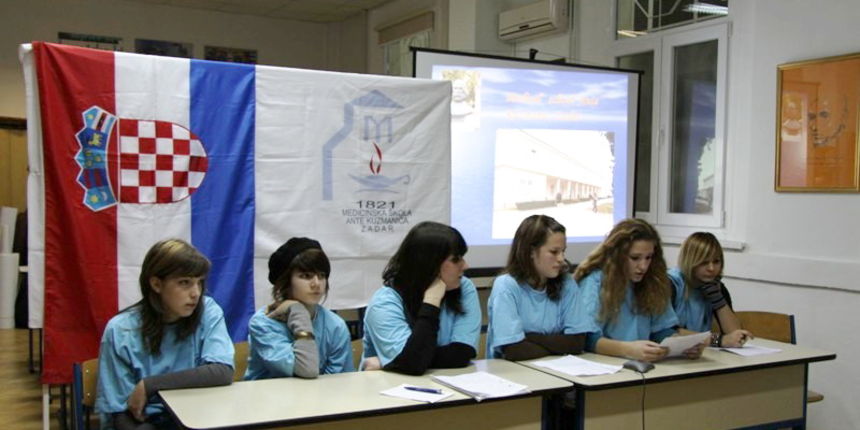 Prezentacija ucenica Medicinske skole Ante Kuzmanica na Megaconference Jr. 2010, Foto: Antonela Vitlov Prezentacija ucenica Medicinske skole Ante Kuzmanica na Megaconference Jr. 2010, Foto: Antonela Vitlov