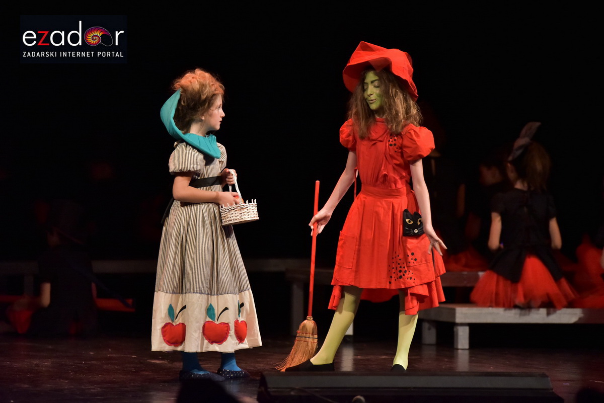 U HNK Zadar održana kazališna revija predstava Udruge “Igrajmo se” U HNK Zadar održana kazališna revija predstava Udruge “Igrajmo se”