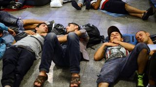 Izbjeglice i imigranti na željezničkom kolodvoru Keleti ulicama Budimpešte, Photo: Marko Jurinec/PIXSELL Izbjeglice i imigranti na željezničkom kolodvoru Keleti ulicama Budimpešte, Photo: Marko Jurinec/PIXSELL