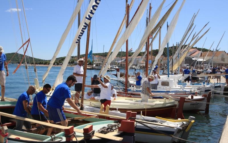 Betina: Održana tradicionalna regata za dušu i tilo, Foto: Duško Jaramaz/PIXSELL Betina: Održana tradicionalna regata za dušu i tilo, Foto: Duško Jaramaz/PIXSELL