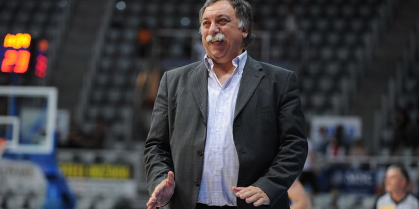 Zadar, 100511. Dvorana Kresimir Cosic u Zadru, 13. kolo lige za prvaka, Zadar – Cedevita. Na fotografiji: Josip Pino Grdovic trener Zadra. Foto: Andrija Lucic / CROPIX Zadar, 100511. Dvorana Kresimir Cosic u Zadru, 13. kolo lige za prvaka, Zadar – Cedevita. Na fotografiji: Josip Pino Grdovic trener Zadra. Foto: Andrija Lucic / CROPIX