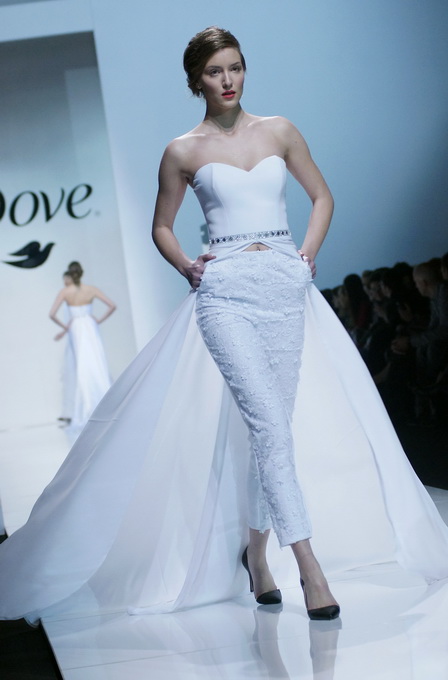 Zagreb, 150313.
Zagrebacki Velesajam.
Odrzana je treca vecer revije Perwoll Fashion.hr na kojoj su svoje kreacije predstavili Martina Felja, Morana Krklec, Young at Squat, Marina Design i Envy Room.
Na fotografiji: kreacije Envy Room.
Foto: Marko Todoro Zagreb, 150313.
Zagrebacki Velesajam.
Odrzana je treca vecer revije Perwoll Fashion.hr na kojoj su svoje kreacije predstavili Martina Felja, Morana Krklec, Young at Squat, Marina Design i Envy Room.
Na fotografiji: kreacije Envy Room.
Foto: Marko Todoro