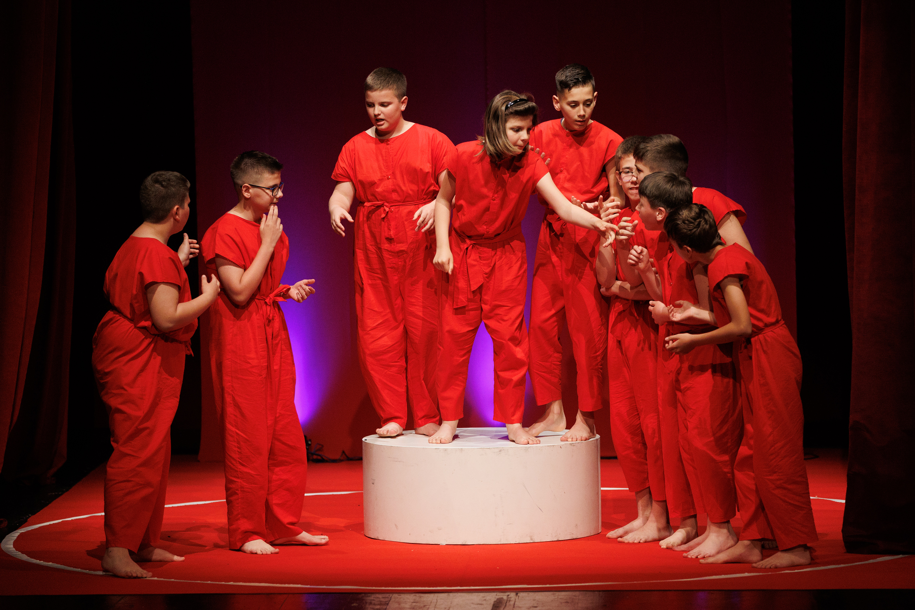 Igrajmo se: Zabranjeno mlađima od 15 strana A