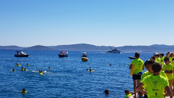 Sasvim osoban doživljaj – 10. dm Millennium Jump sa zadarske rive. Foto: Mladen Malik Barba Sasvim osoban doživljaj – 10. dm Millennium Jump sa zadarske rive. Foto: Mladen Malik Barba