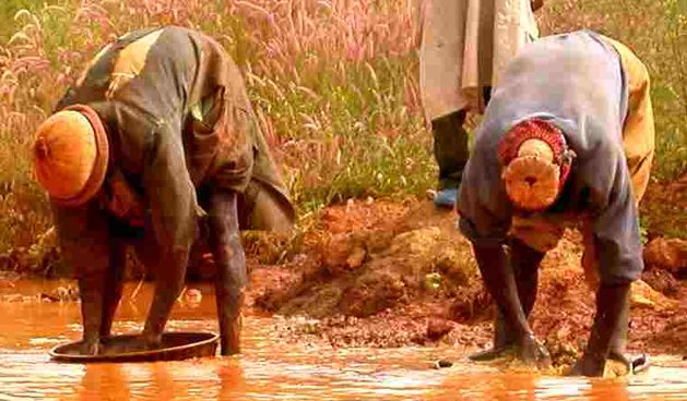 Nigerija – kopači zlata (Foto: heemskerk.sr.org)