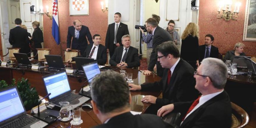 09.01.2014., Zagreb – U Banskim dvorima odrzana je 136. sjednica Vlade RH. Photo: Dalibor Urukalovic/PIXSELL 09.01.2014., Zagreb – U Banskim dvorima odrzana je 136. sjednica Vlade RH. Photo: Dalibor Urukalovic/PIXSELL