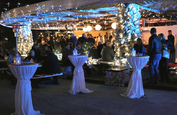 Virani 2016. godinu dočekali uz Lidiju Bačić, Leteći odred i spektakularan vatromet Virani 2016. godinu dočekali uz Lidiju Bačić, Leteći odred i spektakularan vatromet