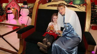 Sv. Luce razveselila mališane u Supernova centru, Foto: Iva Perinčić Sv. Luce razveselila mališane u Supernova centru, Foto: Iva Perinčić