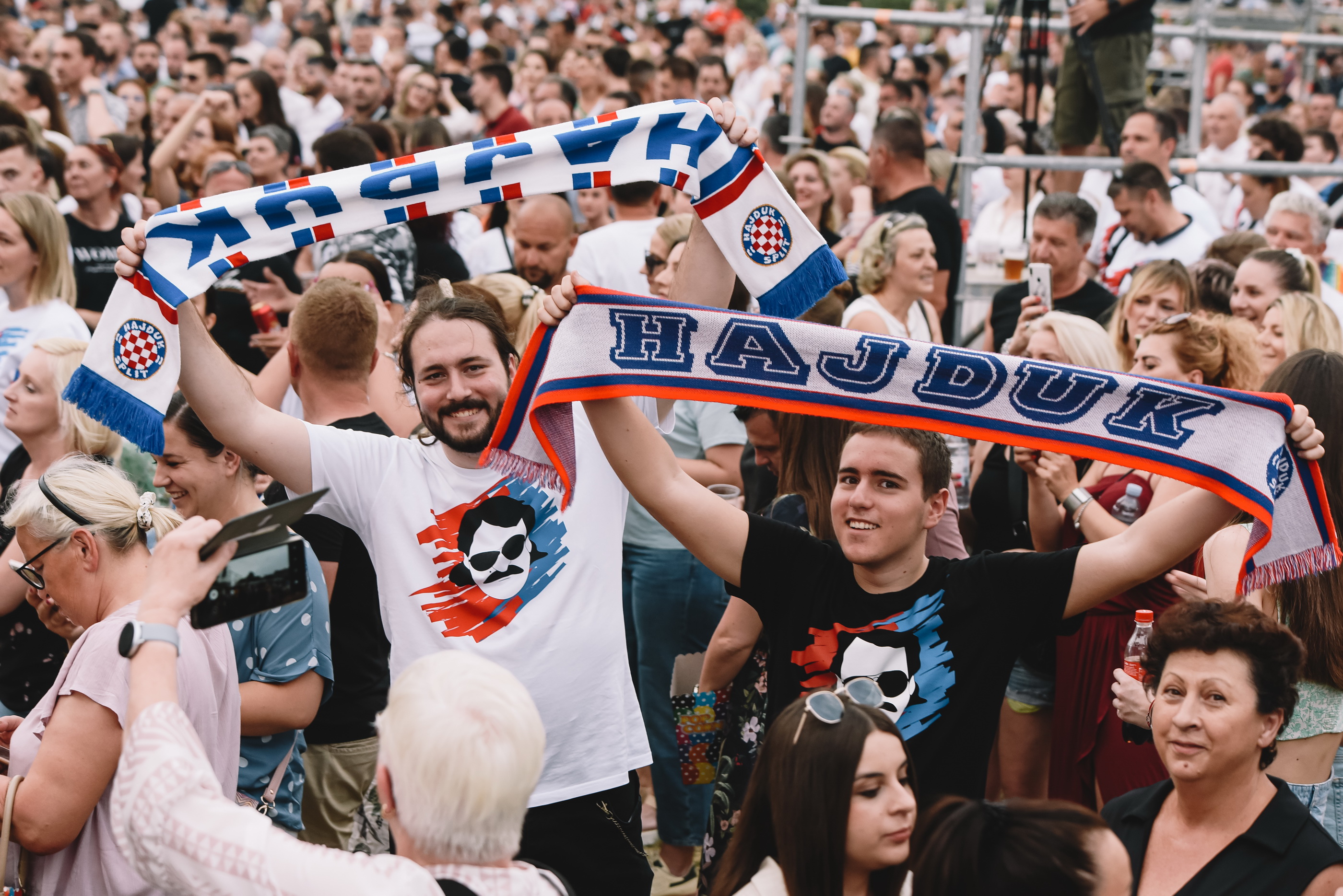 Stari Plac: Mišo Kovač i prijatelji priredili nezaboravan koncert