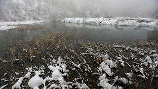 Zimska idila na snijegom prekrivenim Plitvičkim jezerima Zimska idila na snijegom prekrivenim Plitvičkim jezerima