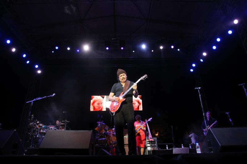 29.07.2013., Zadar – Svjetski poznati gitarist Carlos Santana nastupio je ispred zadarskih Jazina pred nekoliko desetaka tisuca posjetitelja. Photo: Dino Stanin/PIXSELL 29.07.2013., Zadar – Svjetski poznati gitarist Carlos Santana nastupio je ispred zadarskih Jazina pred nekoliko desetaka tisuca posjetitelja. Photo: Dino Stanin/PIXSELL