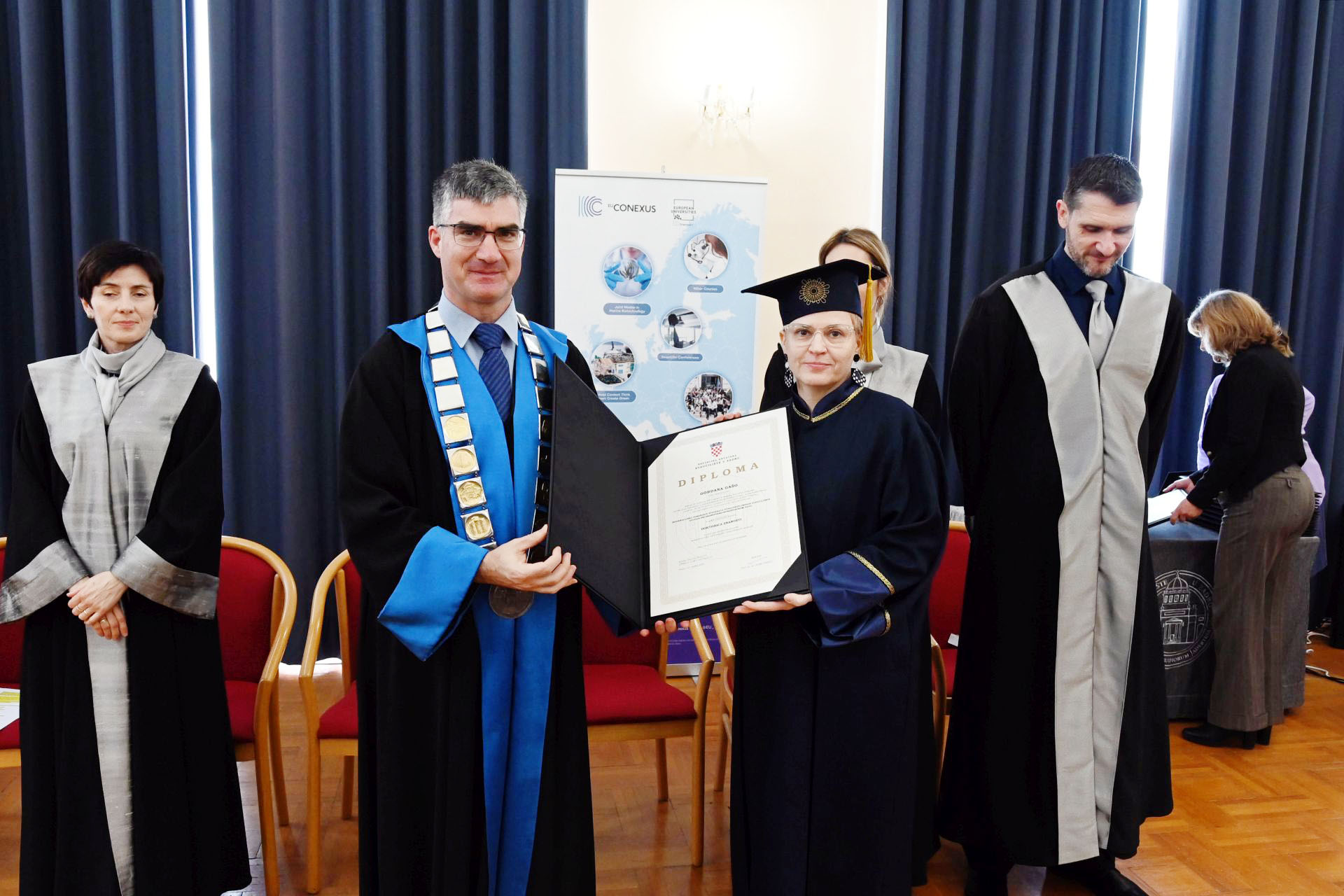 Svečana promocija 28 doktorica i doktora znanosti i 4 specijalistice Svečana promocija 28 doktorica i doktora znanosti i 4 specijalistice