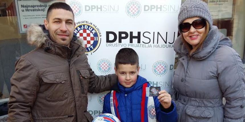 Osmogodišnji Ivan Kutlešić Baram deset tisućiti član Hajduka u 2017. godini Osmogodišnji Ivan Kutlešić Baram deset tisućiti član Hajduka u 2017. godini