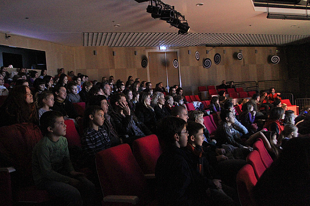 “Drago Č. i tvornica čokolade” u novoj zgradi Kazališta lutaka, Foto: Leo Banić “Drago Č. i tvornica čokolade” u novoj zgradi Kazališta lutaka, Foto: Leo Banić