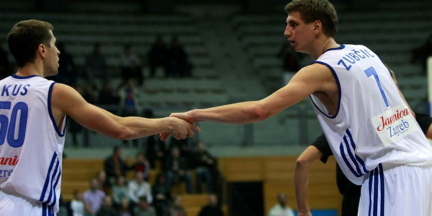 Zagreb, 121111.KC Drazen Petrovic, Savska cesta.Kosarkaska utakmica 7. kola ABA Lige.Cibona – Hemofarm STADA.Na fotografiji: Davor Kos i Tomislav Zubcic.Foto: Ronald Gorsic / CROPIX Zagreb, 121111.KC Drazen Petrovic, Savska cesta.Kosarkaska utakmica 7. kola ABA Lige.Cibona – Hemofarm STADA.Na fotografiji: Davor Kos i Tomislav Zubcic.Foto: Ronald Gorsic / CROPIX
