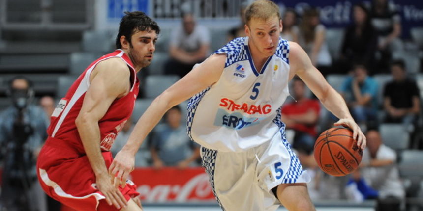 Zadar, 250510. Dvorana Kresimira Cosica, treca polufinalna utakmica izmedju Zadra i Cedevite. Na fotografiji: igrac Zadra u napadu Hrvoje Peric Foto: Andrija Lucic / CROPIX Zadar, 250510. Dvorana Kresimira Cosica, treca polufinalna utakmica izmedju Zadra i Cedevite. Na fotografiji: igrac Zadra u napadu Hrvoje Peric Foto: Andrija Lucic / CROPIX