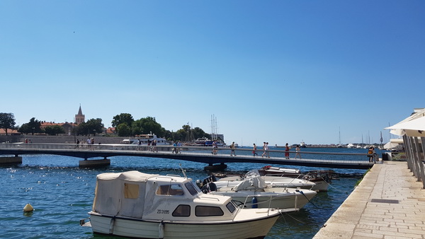 Đir uz more 19. srpnja 2016. – Uvala Draženica, kupalište Jadran, Moprske orgulje i Pozdrav suncu, zadarska riva… Foto: Mladen Malik Đir uz more 19. srpnja 2016. – Uvala Draženica, kupalište Jadran, Moprske orgulje i Pozdrav suncu, zadarska riva… Foto: Mladen Malik