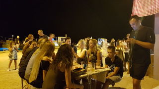 Zalazak sunca i Craft Beer Festival na zadarskoj rivi. Foto: Mladen Malik Zalazak sunca i Craft Beer Festival na zadarskoj rivi. Foto: Mladen Malik