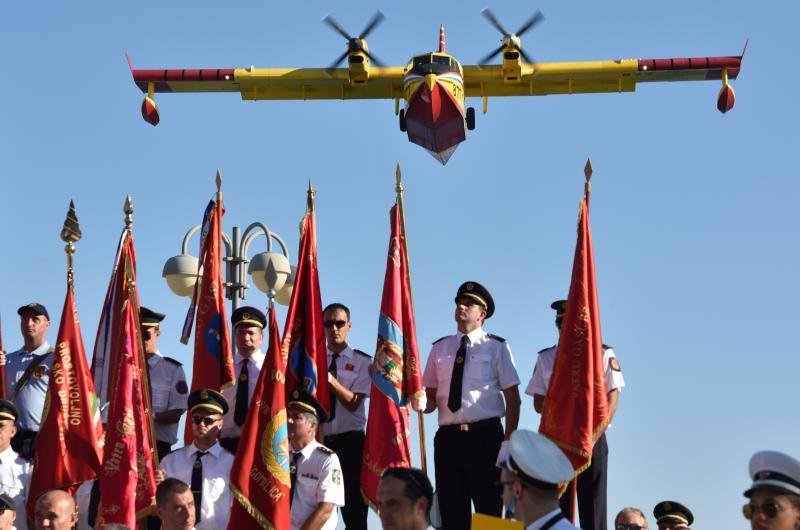 Vodice: Mimohodom vatrogasaca započelo obilježavanje 9. obljetnice kornatske tragedije. Photo: Hrvoje Jelavić/PIXSELL Vodice: Mimohodom vatrogasaca započelo obilježavanje 9. obljetnice kornatske tragedije. Photo: Hrvoje Jelavić/PIXSELL