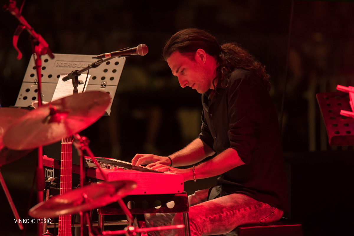 Zorica Kondža i klapa Cambi @ bazen Ilirije u Biogradu