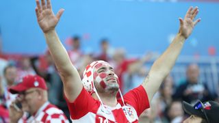 Veseli hrvatski navijači u kockicama ispunili Baltik Arenu u Kalinjingradu Veseli hrvatski navijači u kockicama ispunili Baltik Arenu u Kalinjingradu