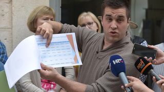 Mještani Petrčana okupili se ispred Turističke zajednice grada Zadra