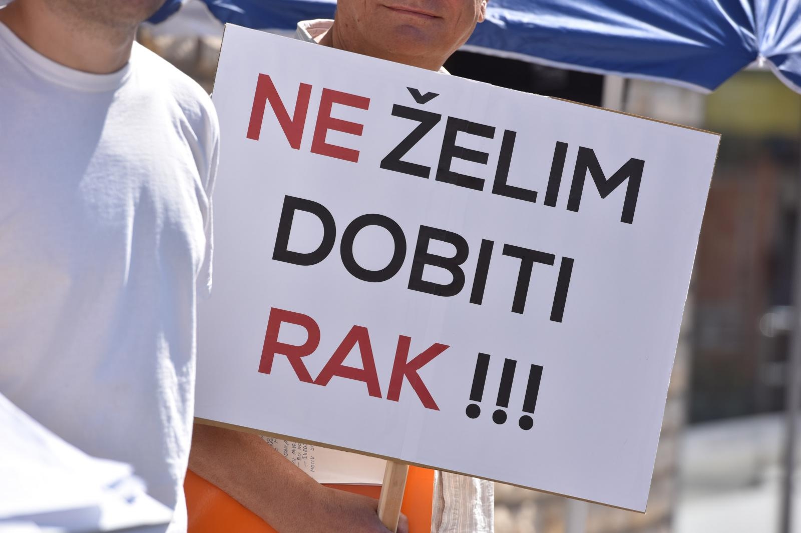 ‘Ne želim dobiti rak!’ Mještani prosvjedovali protiv postavljanja bazne stanice Tele 2