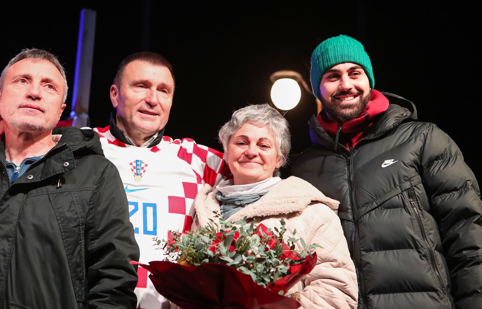 Veličanstveni doček brončanog Joška Gvardiola @ Novigrad Veličanstveni doček brončanog Joška Gvardiola @ Novigrad