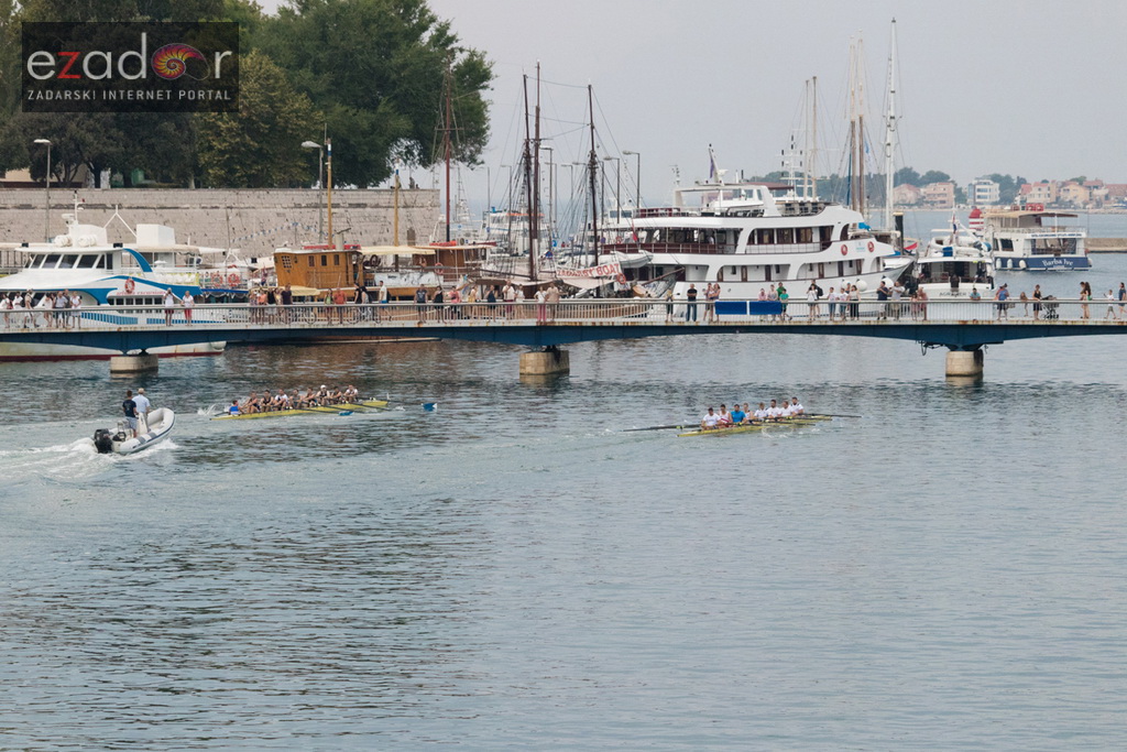 6. “Jadranov veslački dvoboj” osmeraca u uvali Jazine 6. “Jadranov veslački dvoboj” osmeraca u uvali Jazine