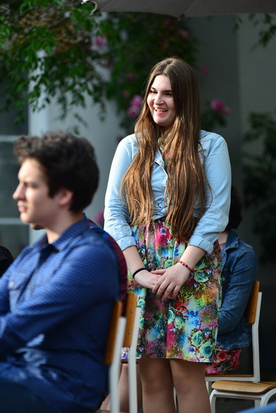 Kazališna udruga “Igrajmo se” predstavila je dramsku igru “Coffee to go” u atriju Gradske knjižnice Zadar