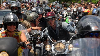 Zadar, 280511.
Odrzana je parada Harley Davidson motora izmedju Zadra i Biograda u kojoj je sudjelovalo vise tisuca motora.
Na slici: detalj s parade.
Foto: Vladimir Ivanov / CROPIX Zadar, 280511.
Odrzana je parada Harley Davidson motora izmedju Zadra i Biograda u kojoj je sudjelovalo vise tisuca motora.
Na slici: detalj s parade.
Foto: Vladimir Ivanov / CROPIX