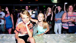 U povodu 4. rođendana Boutique hostela Forum, “najpristojniji mogući” riječki Let 3 održao je fenomenalan koncert na antičkom Forumu