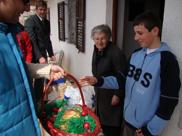 Humanitani uskrsni konvoj Zadar – Oklaj