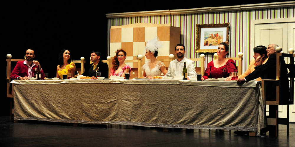 Zadar, 28.01.2013. snimio: Nenad Marčev 
HNK Šibenik 
Drama 
Bertolt Brecht: 
Pir malograđana 
redatelj: Dražen Ferenčina 
igraju: Žarko Potočnjak, Janko Popović – Volarić 
Helena Minić , Robert Ugrina, Vinko Štefanac 
Oriana Kunčić, Franka