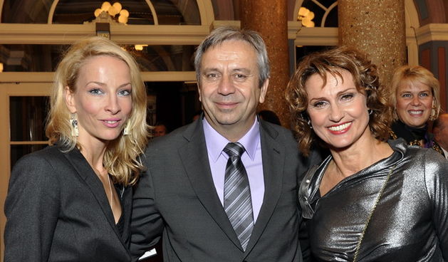 Split, 161010.
Premijera baleta Giselle u HNK Split. 
Na slici: prvakinja baleta hnk Zagreb Evina Plicanic, Dusko Mucalo i Almira Osmanovic.
Foto: Jadran Babic / CROPIX