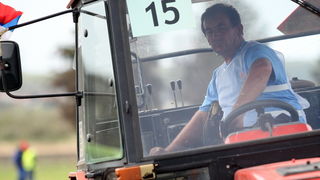 Jankolovica, Biograd, 150912. 
U Jankolovici kraj Biograda odrzan je drugi dan 59. Svjetskog prvenstva u oranju. Ovo natjecanje u oranju odrzava se od 1953. godine, a Hrvatska se ukljucila 2005. godine.
Na fotografiji: srpski natjecatelj Zoran Paskulj.
Fo