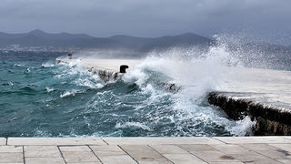 Jugo na zadarskoj rivi 18. ožujka 2013. Foto: Roberto Lerga Jugo na zadarskoj rivi 18. ožujka 2013. Foto: Roberto Lerga