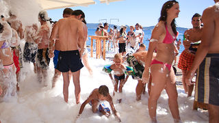 Odbojkaški turnir i pjena party u Bibnjama, foto: Leo Banić