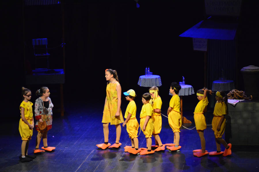 Premijera predstave Ružno pače u izvedbi radionice Donatolina