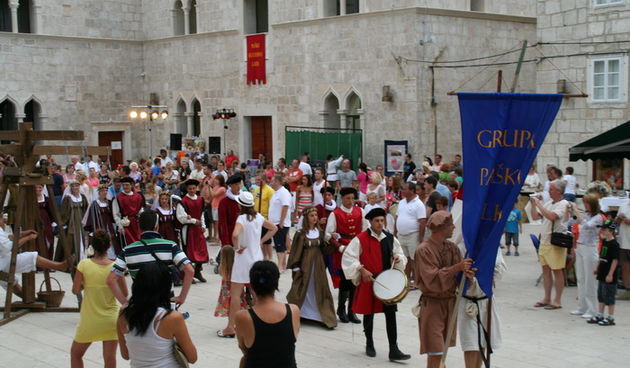 Paški srednjovjekovni sajam