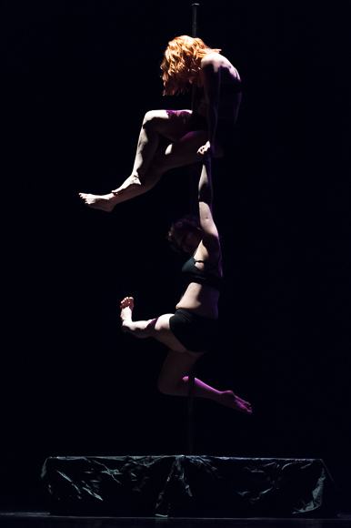 Pole/Chair/Dance show “Mental” @ HNK Zadar, 12.3.2016 – Foto: Ivan Toman Pole/Chair/Dance show “Mental” @ HNK Zadar, 12.3.2016 – Foto: Ivan Toman
